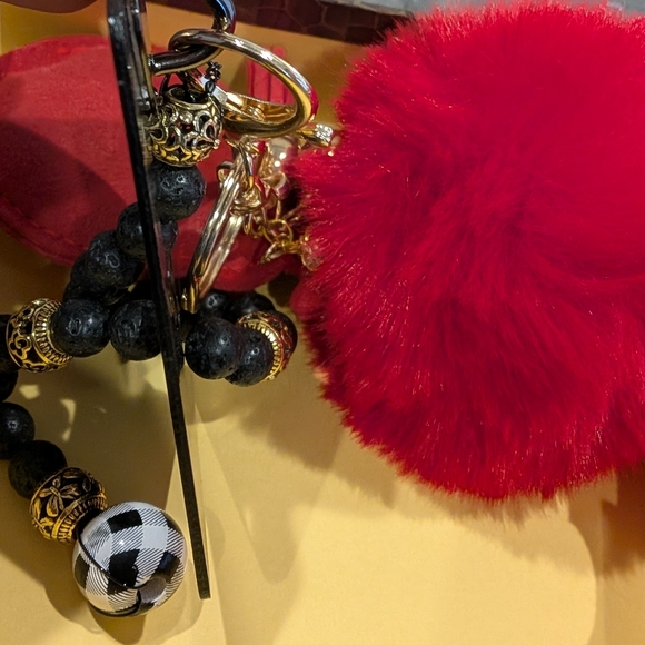 Elegant Red Tassel and Pom Pom Keychain - Picture 4 of 15